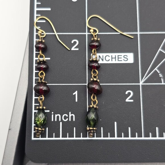 VTG Glass Beaded Dangle Drop Earrings 2.5" Purple Green Floral Metal Spacers - Picture 6 of 6